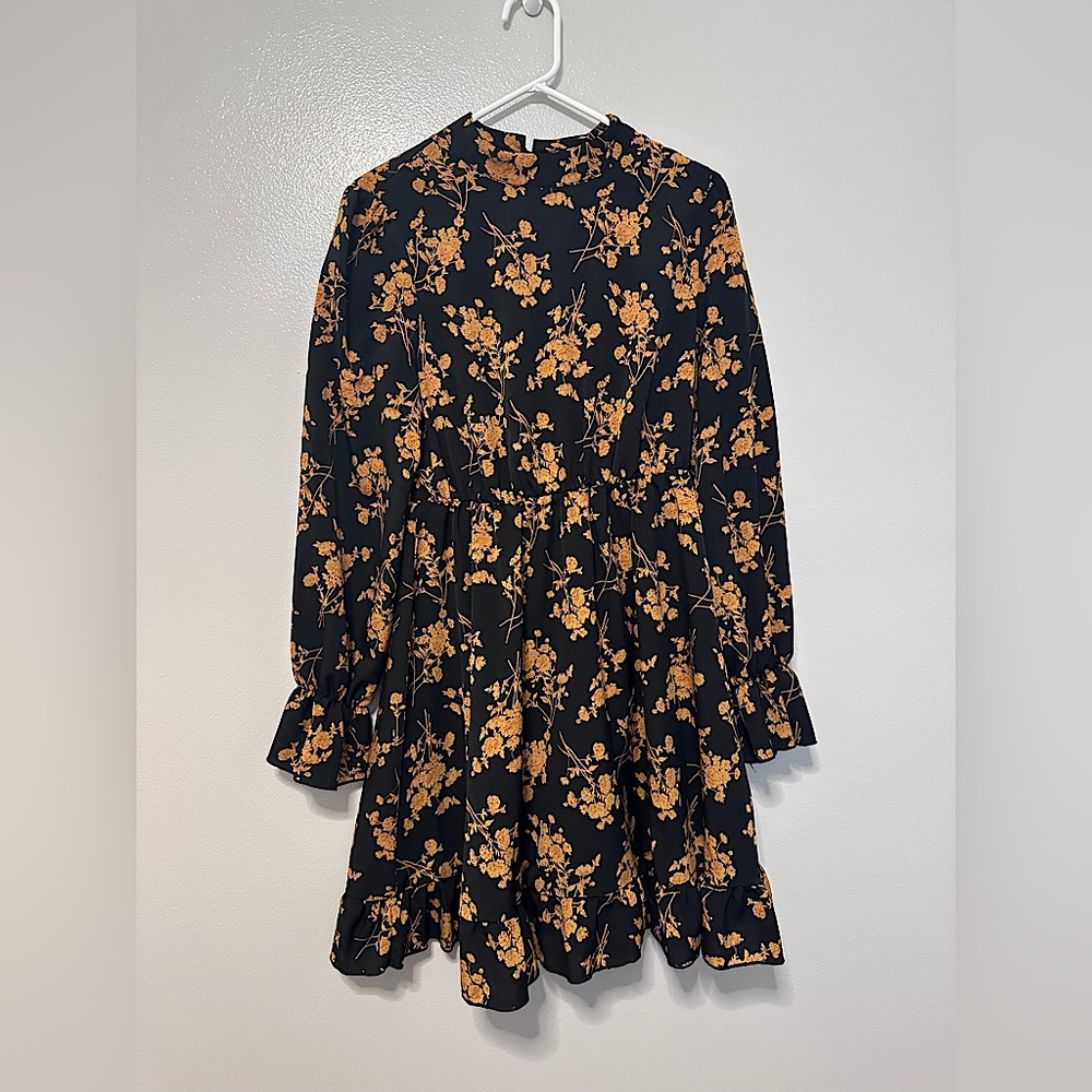 H&M - Women’s Long Sleeved Dress - Black/Gold Floral - Large
